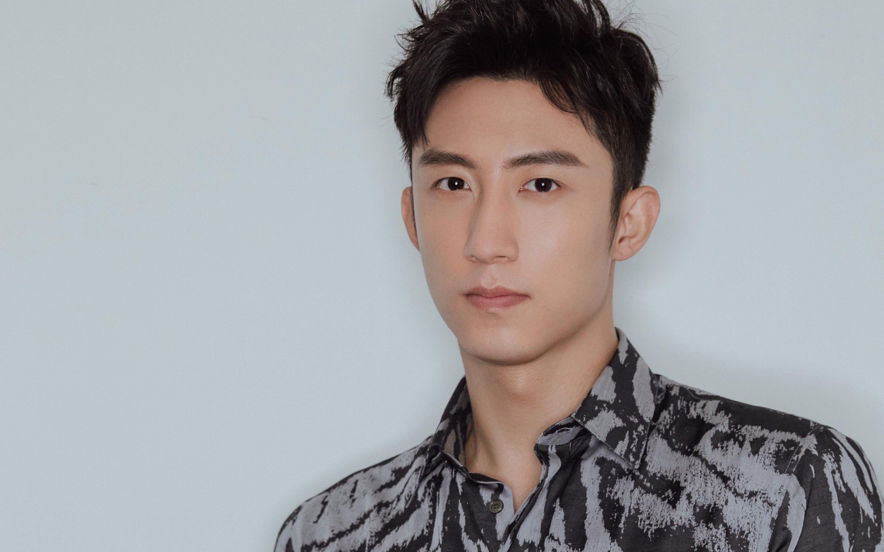 雷火电竞充值-约基奇单核觉醒，鹈鹕第三节一波流冲垮深圳防线